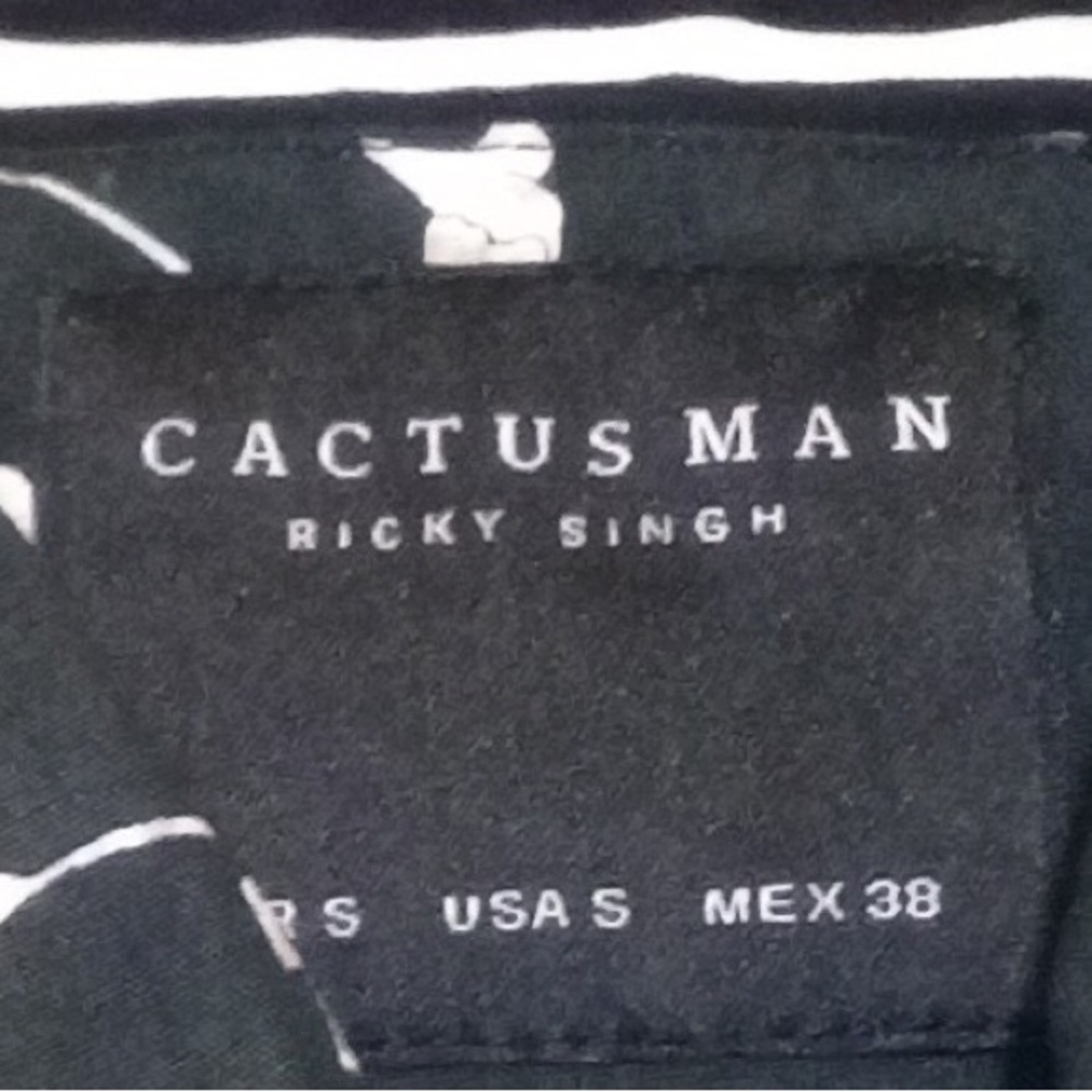 Black Floral Men's Casual Shirt - Picture 3 of 3